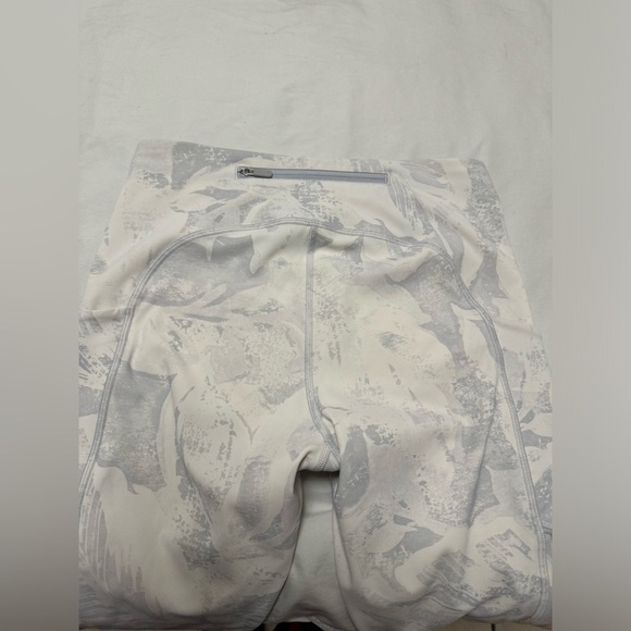 Lululemon Speed Up Crop *21" - Picture 9 of 10